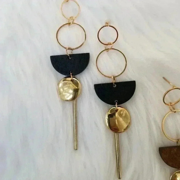 BOHO DANGLING EARRINGS - Picture 2 of 3